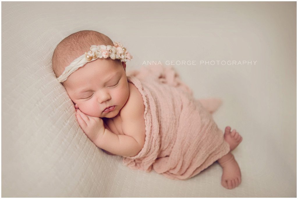 Madison WI newborn photographer - Anna George Photography - www.annageorgephoto.com Roxanne