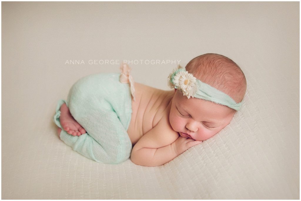 Madison WI newborn photographer - Anna George Photography - www.annageorgephoto.com Roxanne