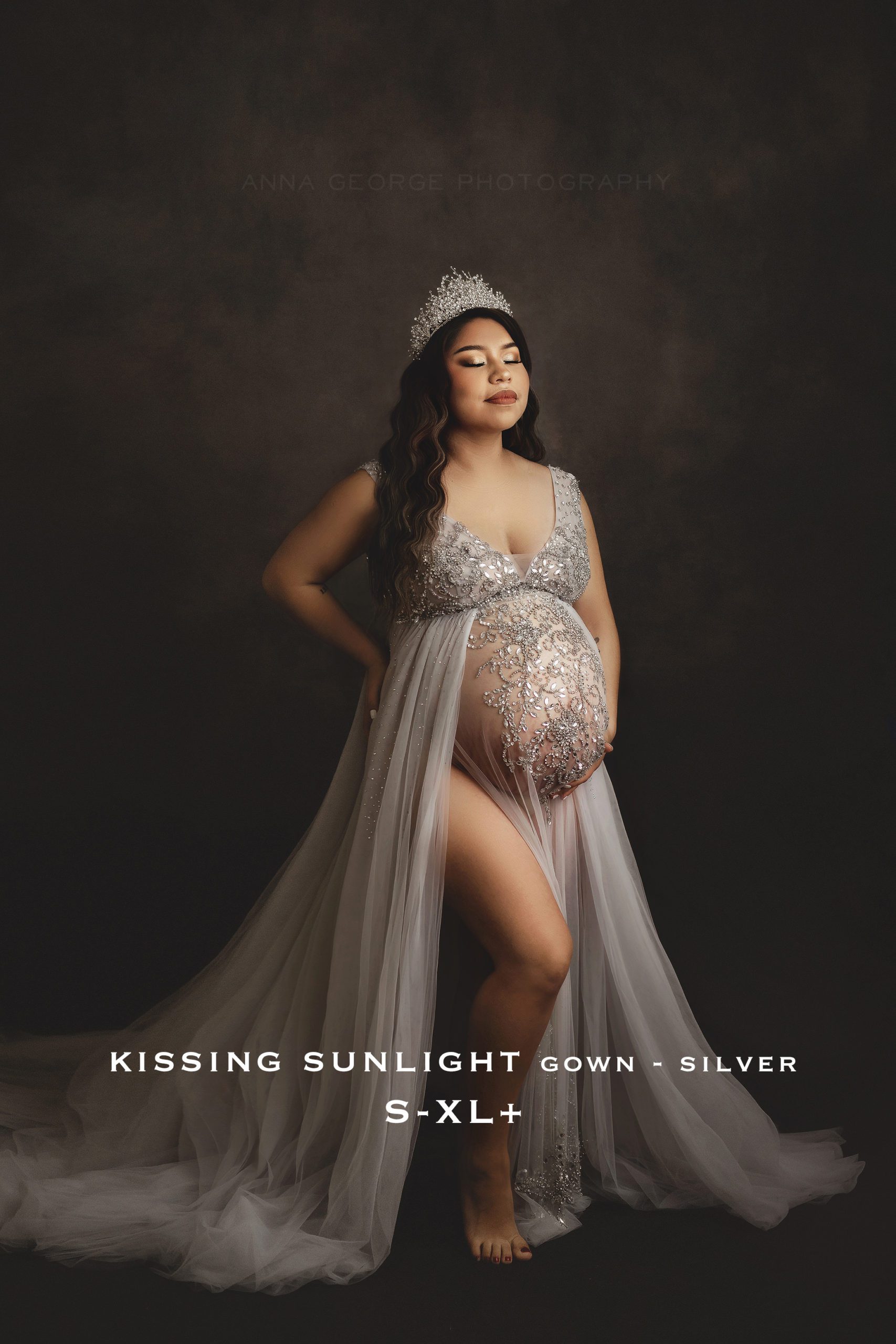 KISSING SUNLIGHT MATERNITY GOWN IN SILVER