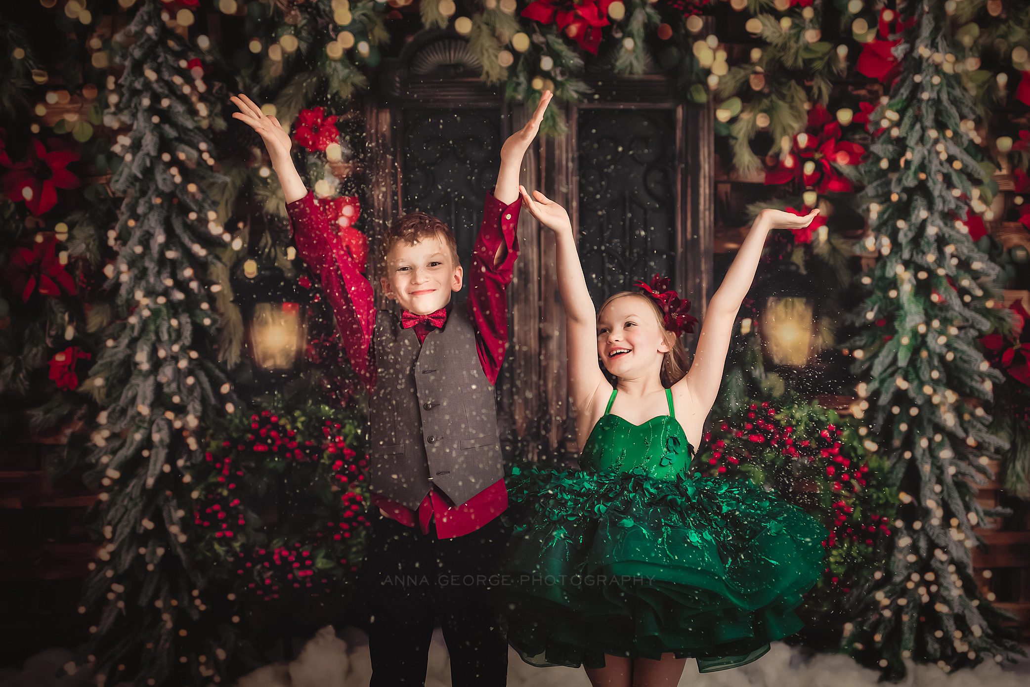 christmas mini session by anna george photography - kids throwing snow in studio